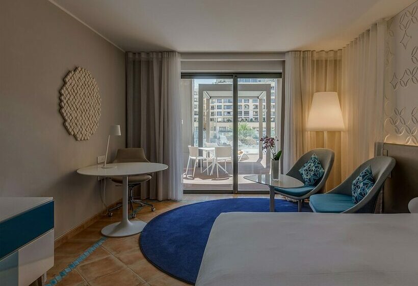 اتاق استاندارد با چشم‌انداز, Hilton Malta