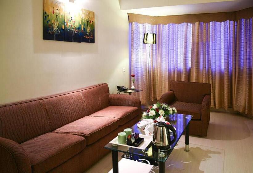 豪华套房, Quality Inn Residency