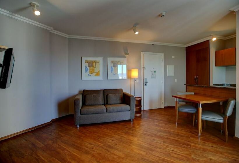 سوییت سوپریور, Roomo Bela Cintra