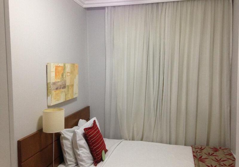 سوییت اجرایی, Roomo Bela Cintra