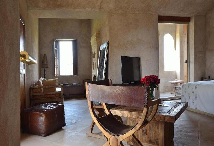 2 Bedroom Apartment with Pool, Ksar Char Bagh Small Luxury Hotels