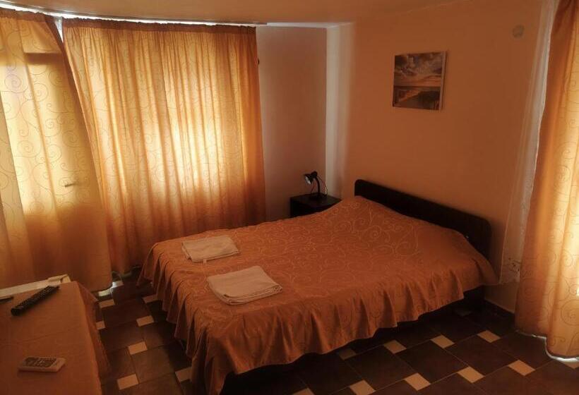 Номер Стандарт Трехместный, Eli Guest House