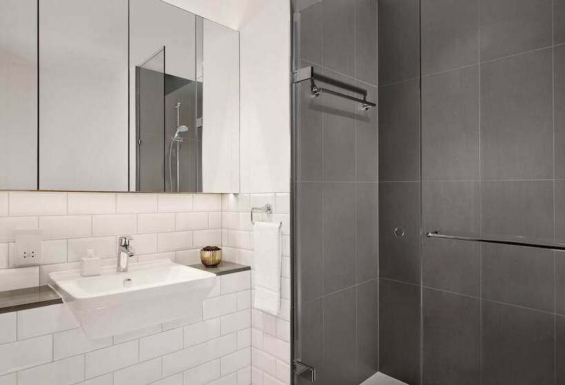 استودیوی لوکس, Citadines Islington London