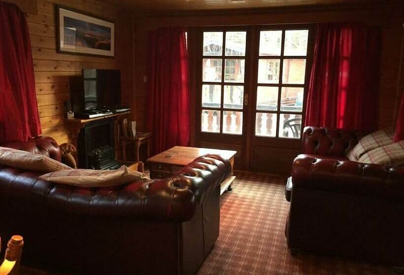 Хижина, Lurchers Cabin Aviemore