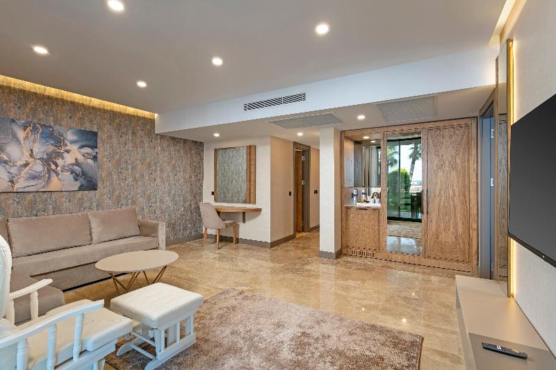Suite with Terrace, Dobedan World Palace