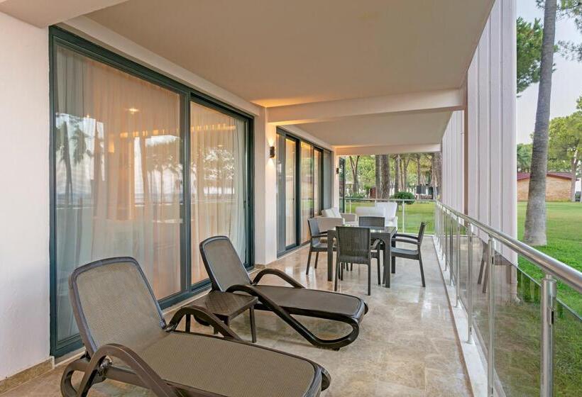 Suite with Terrace, Dobedan World Palace