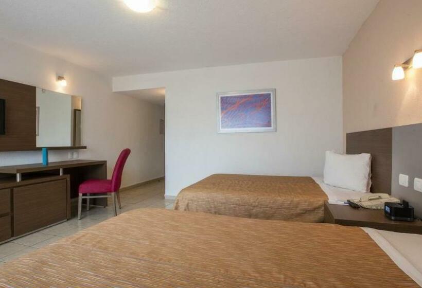 اتاق استاندارد با چشم‌انداز باغ, Crown Paradise Club All Inclusive