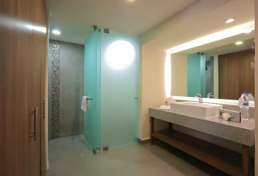 اتاق استاندارد با چشم‌انداز باغ, Crown Paradise Club All Inclusive