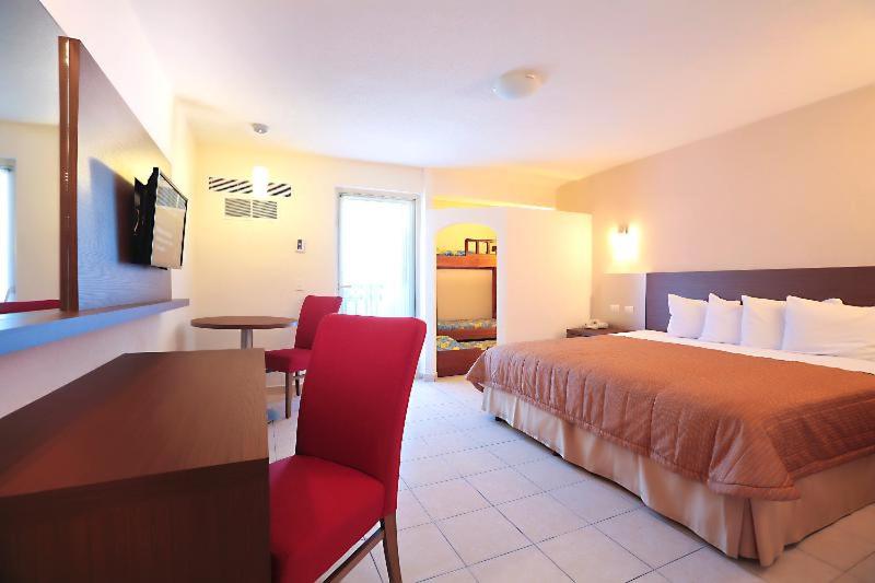 اتاق استاندارد, Crown Paradise Club All Inclusive
