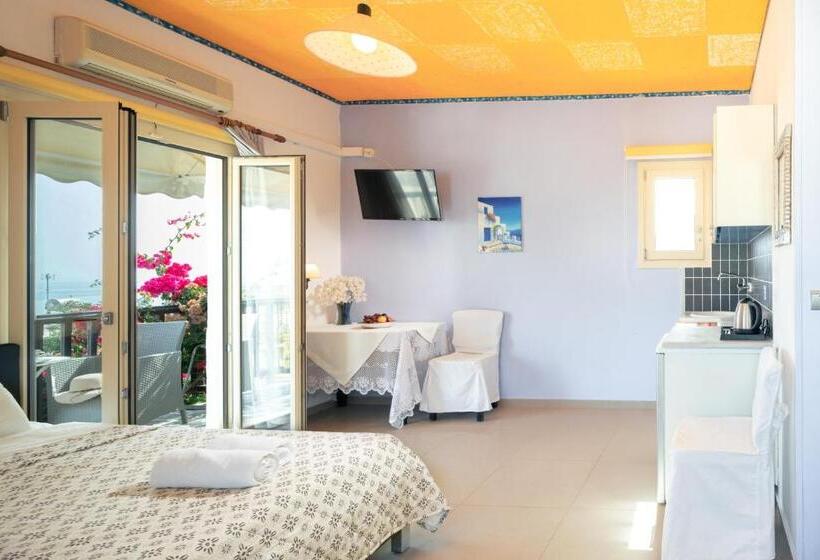 اتاق استاندارد با چشم‌انداز دریا, Korifi Apts & Std Adults Only