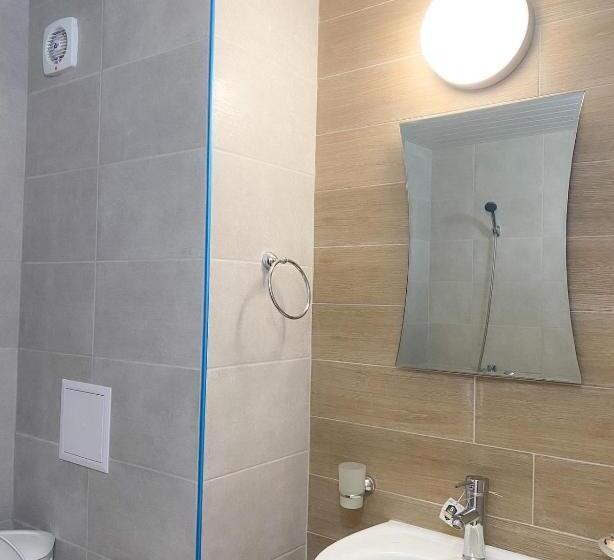 Студия Deluxe, Mm Complex