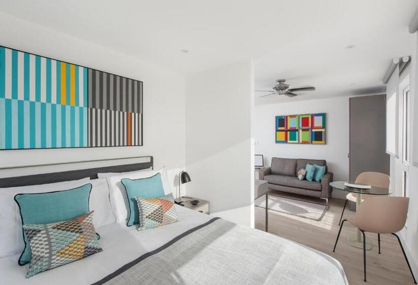 Студио Стандарт Вид на Море с Балконом, Q Square By Supercity Aparthotels