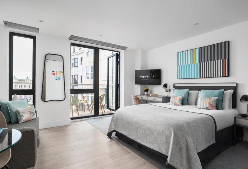 Студио Стандарт с Балконом, Q Square By Supercity Aparthotels