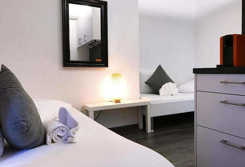 Habitación Economy, Inside Five
