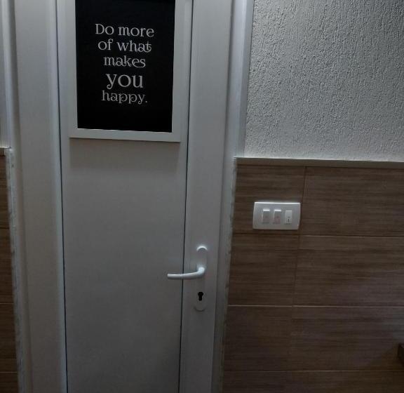 استودیوی استاندارد, Guest House Rg