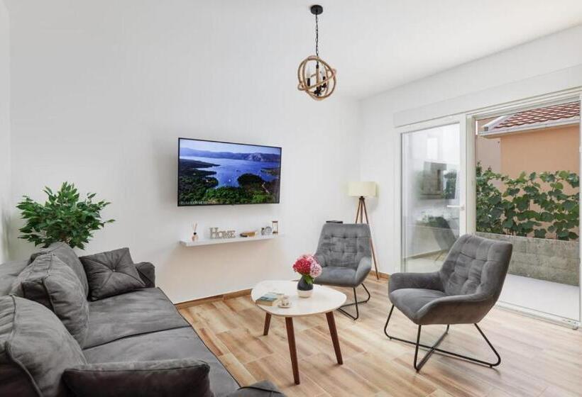 آپارتمان 3 خوابه, Petrovic Apartmani