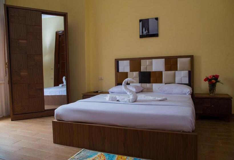 اتاق استاندارد سه نفره, New Grand Royal Hotel Cairo