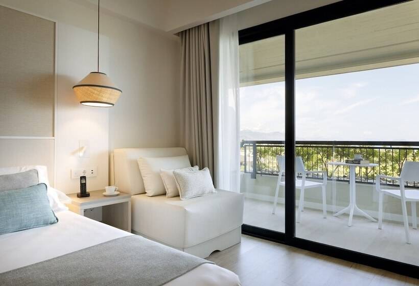 Номер Deluxe, Grand Palladium Sicilia Resort & Spa