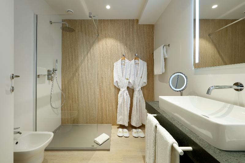 Quarto Deluxe Vista Piscina, Grand Palladium Sicilia Resort & Spa