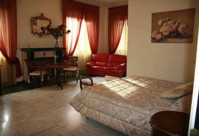 سوییت جونیور, Alessandro Della Spina
