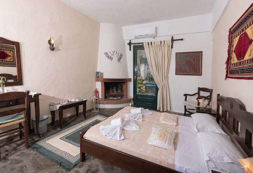 Quarto Estandar Individual, Arolithos Traditional Village