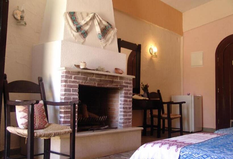 Quarto Estandar, Arolithos Traditional Village