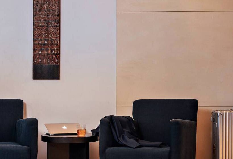 이그제큐티브 룸, Life Gallery Athens