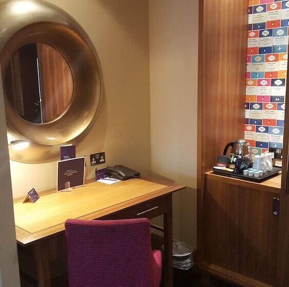 اتاق لوکس, Cambridge Belfry Hotel & Spa