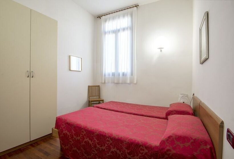 اتاق استاندارد با سرویس بهداشتی مشترک, Casa Sant Andrea