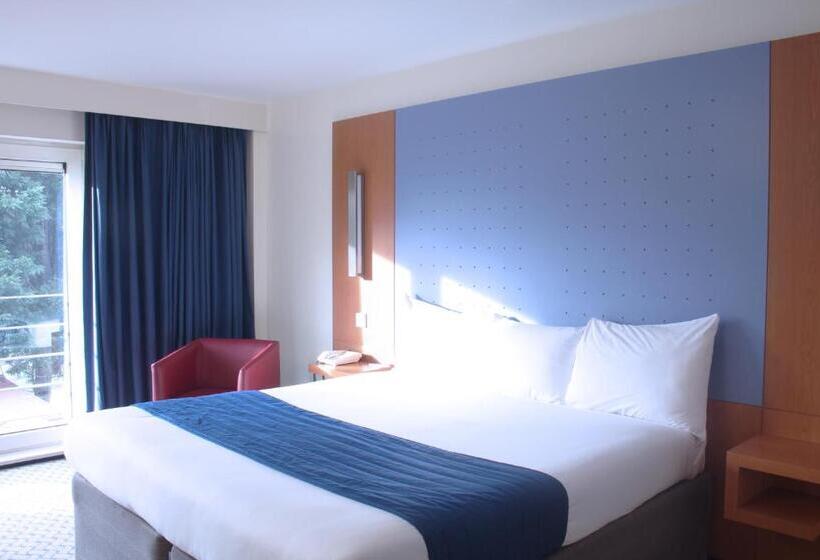 Семейный Номер, Ramada London North