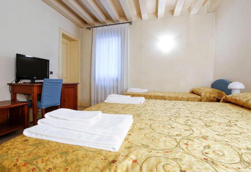 Номер Стандарт Трехместный, Relais Villa Selvatico