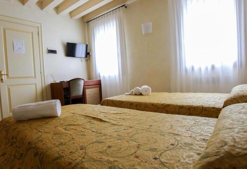 Номер Стандарт, Relais Villa Selvatico