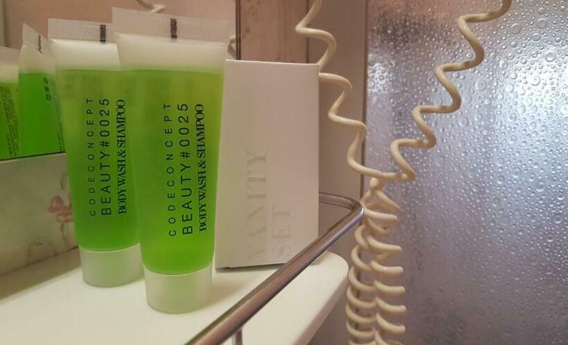 اتاق استاندارد چهار تخته, Terme Di Castel San Pietro