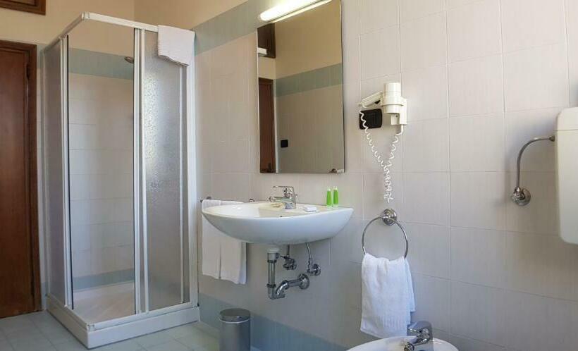 اتاق استاندارد چهار تخته, Terme Di Castel San Pietro