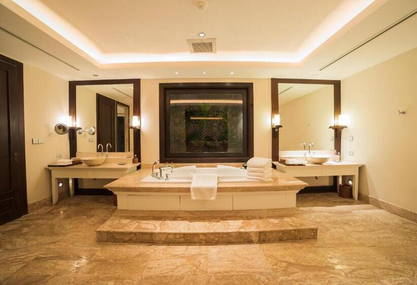 اتاق استاندارد با چشم‌انداز دریا, Trisara Villas & Residences Phuket