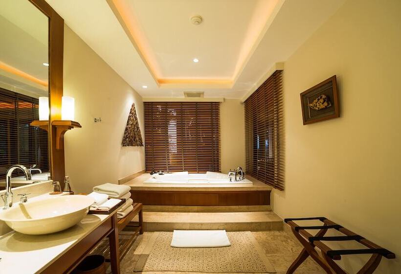 ویلای 3 خوابه, Trisara Villas & Residences Phuket