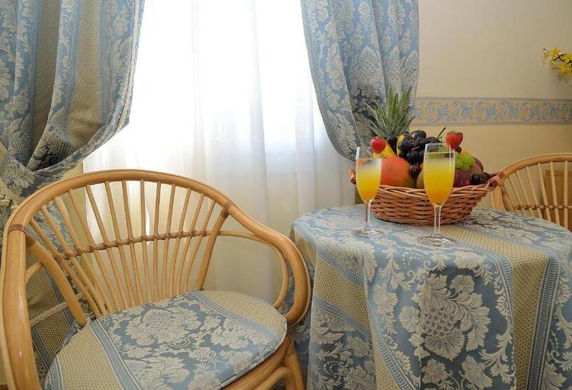 اتاق استاندارد سه نفره, Villa Angelica
