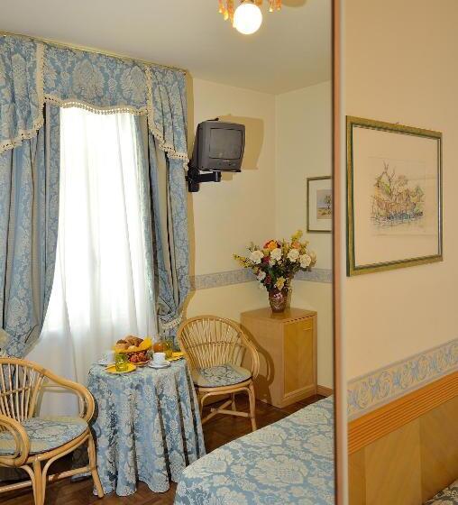اتاق استاندارد سه نفره, Villa Angelica