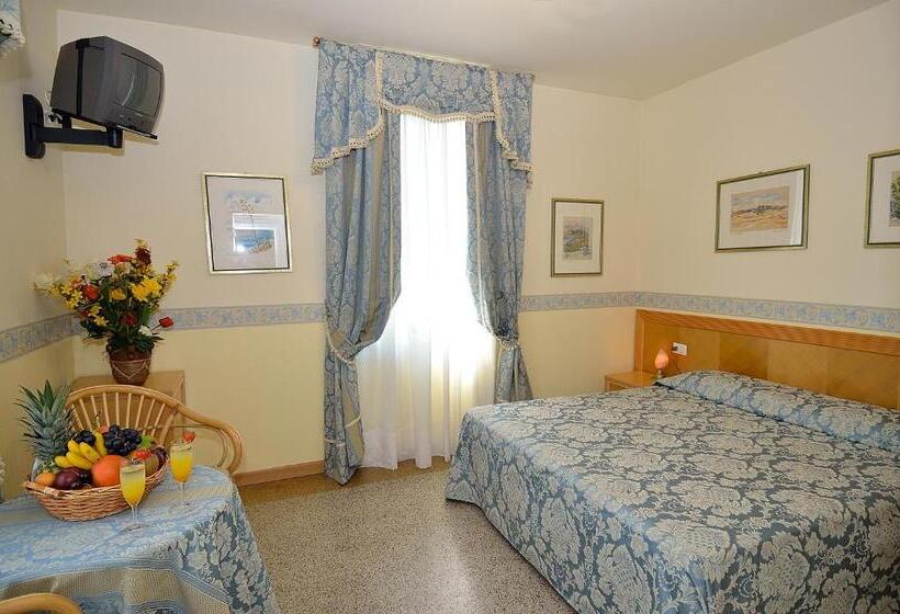 اتاق استاندارد سه نفره, Villa Angelica