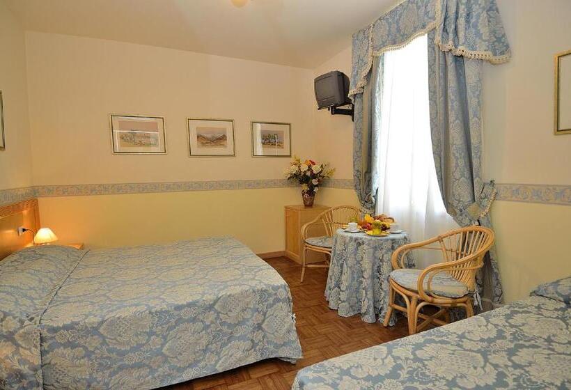 اتاق استاندارد چهار تخته, Villa Angelica