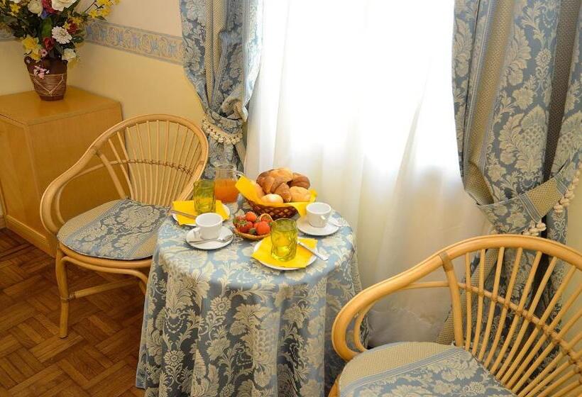 اتاق استاندارد چهار تخته, Villa Angelica