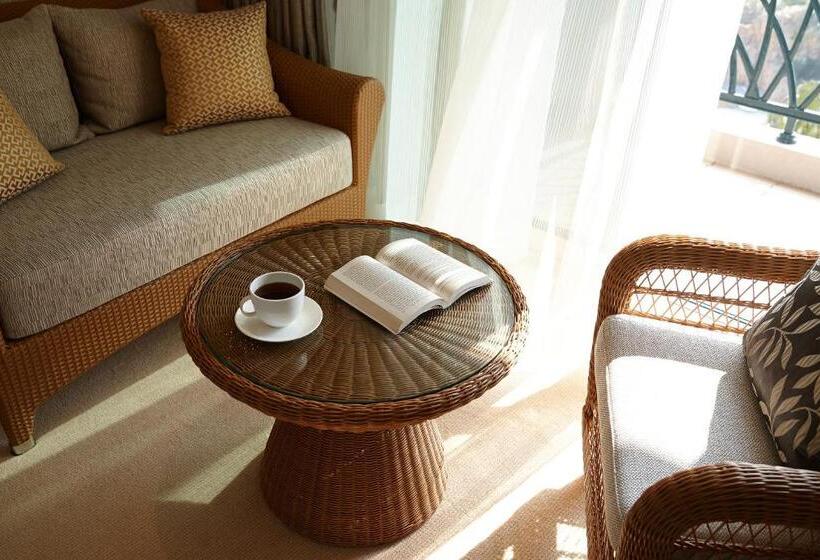 Номер Deluxe Вид на Горы, Lotte Hotel Jeju