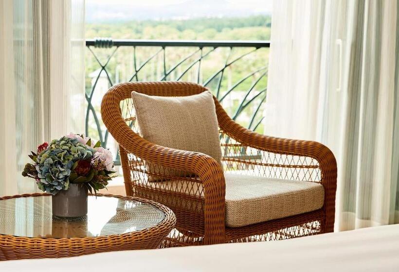 Четырехместный Номер Deluxe, Lotte Hotel Jeju