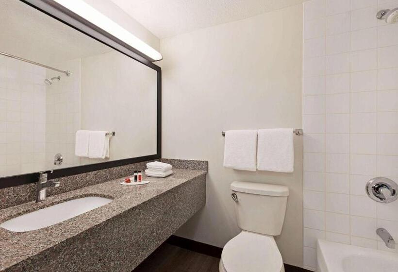ビジネスルーム, Super 8 By Wyndham Calgary Shawnessy Area