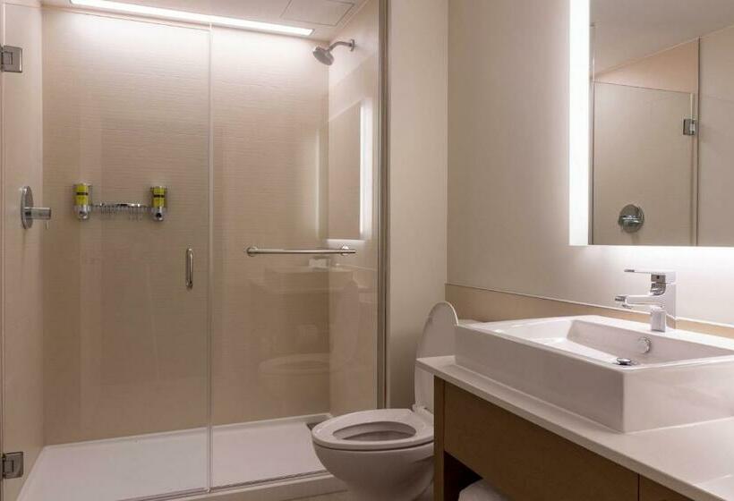 חדר סטנדרט עם מיטת קינג, Element St. Louis Midtown