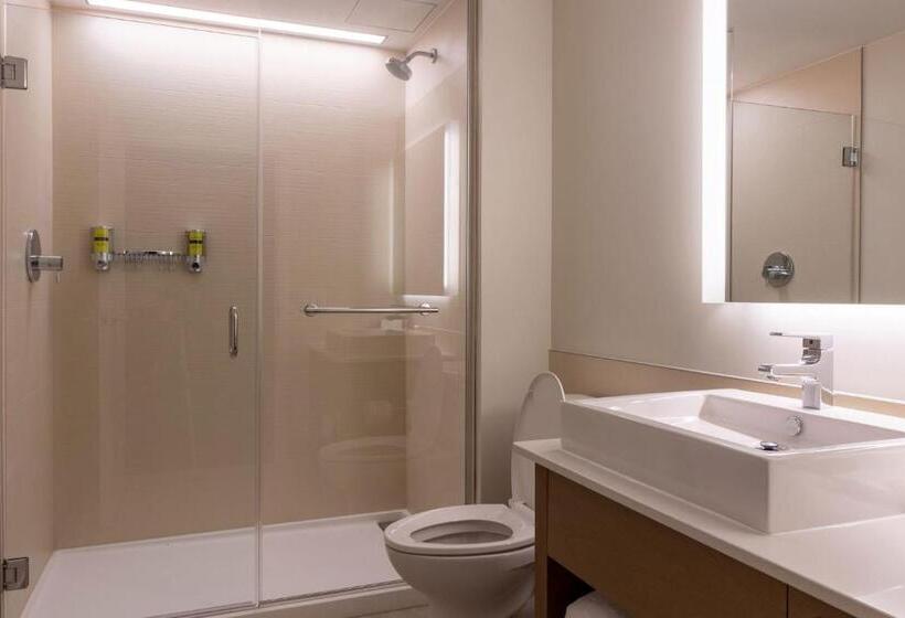 מיטת קינג בסוויטה, Element St. Louis Midtown