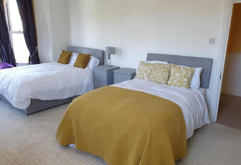 디럭스 스튜디오, Clarence House Shanklin