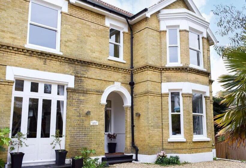 디럭스 스튜디오, Clarence House Shanklin