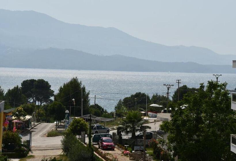 اتاق لوکس, Ionian