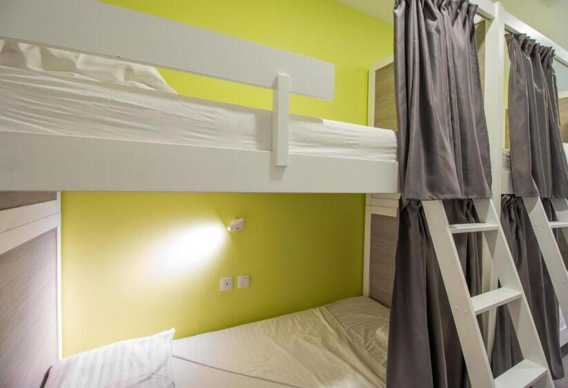 تختخواب در اتاق مشترک, Dandelion Boutique Hostel